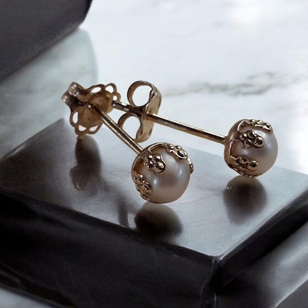 Vintage Diminutive 14k 585 Yellow Gold & Pearl Stud Earrings - Picture 2 of 14